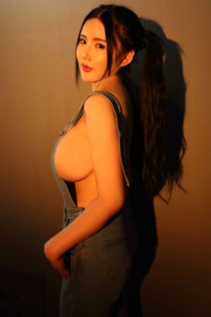 男人一边吃奶一边添下面_国产剧在线播放