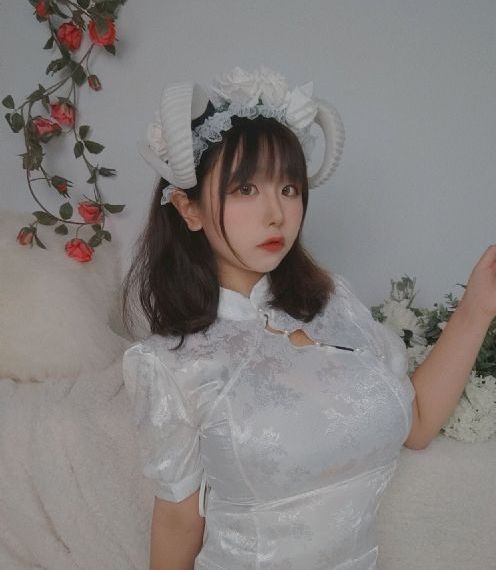 美女胸18下看禁止免费视频51_1080高清完整版播放
