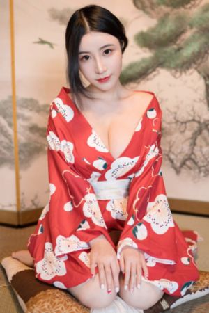 18黑白丝水手服自慰喷水网站_老版国语字幕