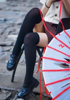 日本裸体教师性毛茸茸free_电影在线观看