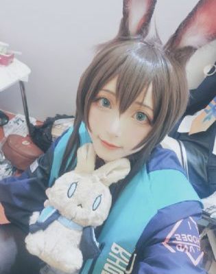 嗯~老师轻点疼_4K手机在线观看